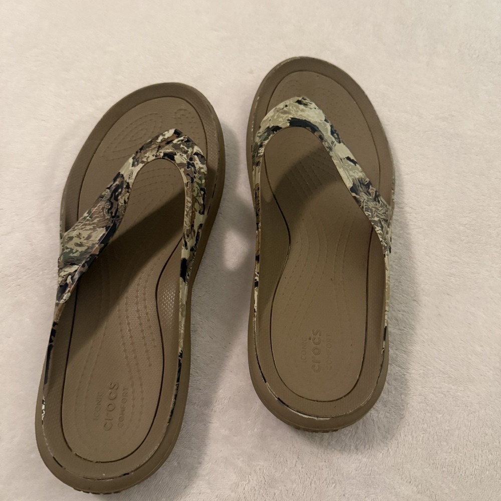 Crocs Swiftwater Wave Camo Flip Flops Mens Size 10 Vail Sandals Waterproof